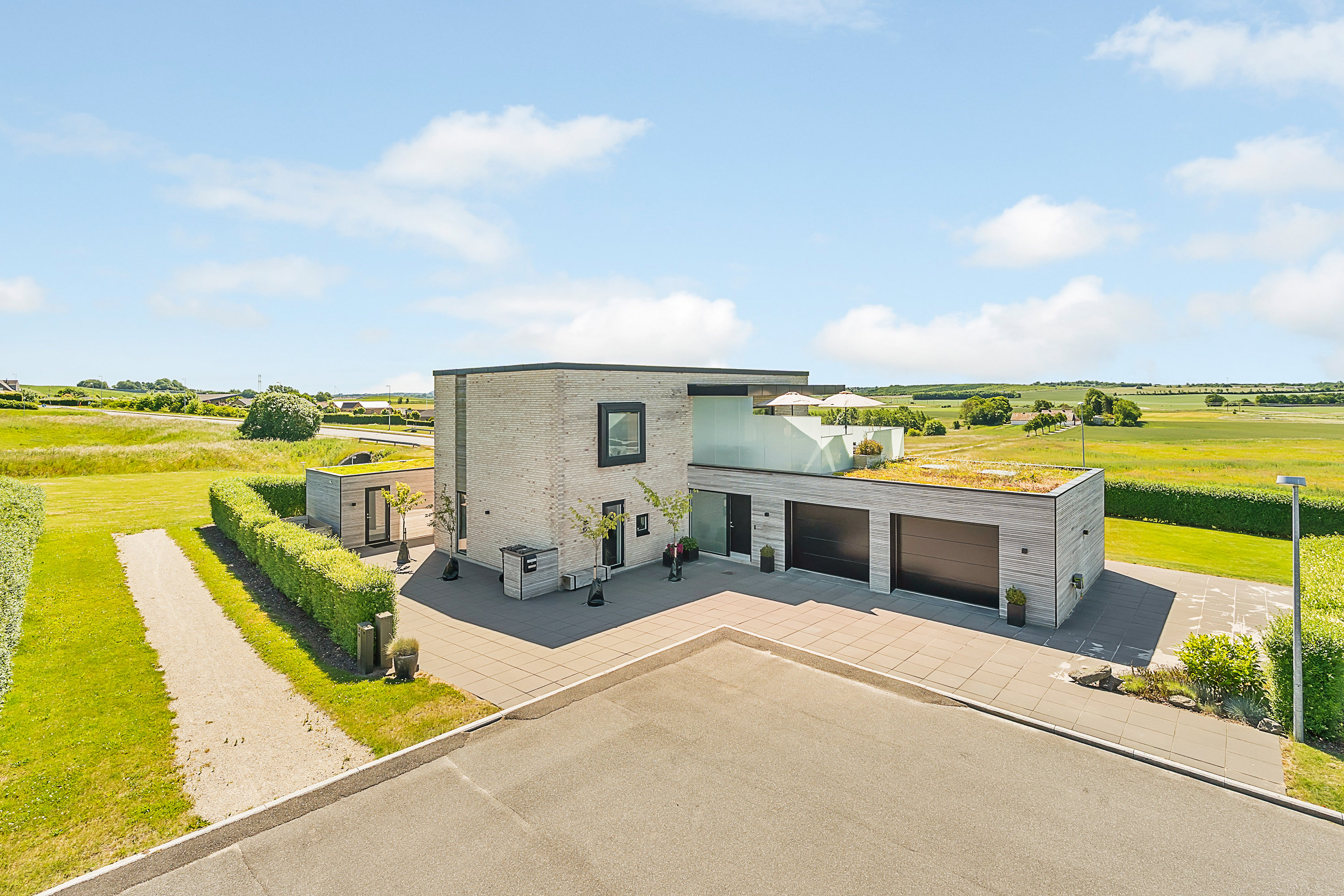 Villa på Præstegårdsvej 12 8382 Hinnerup.